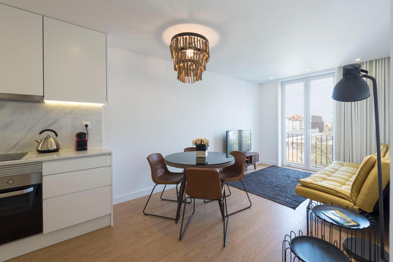 Lovelystay - Central Flat W/ Ac & Balcony OOporto Esterno foto