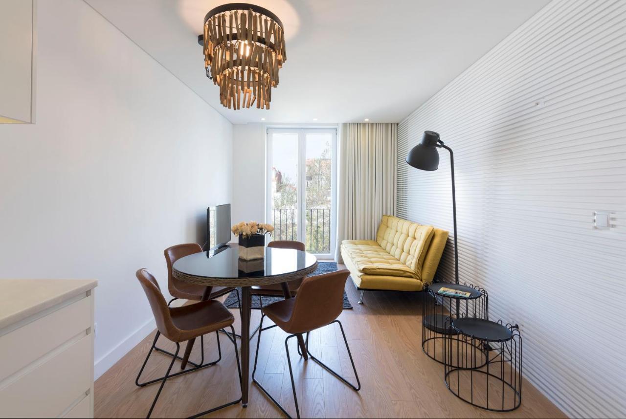 Lovelystay - Central Flat W/ Ac & Balcony OOporto Esterno foto