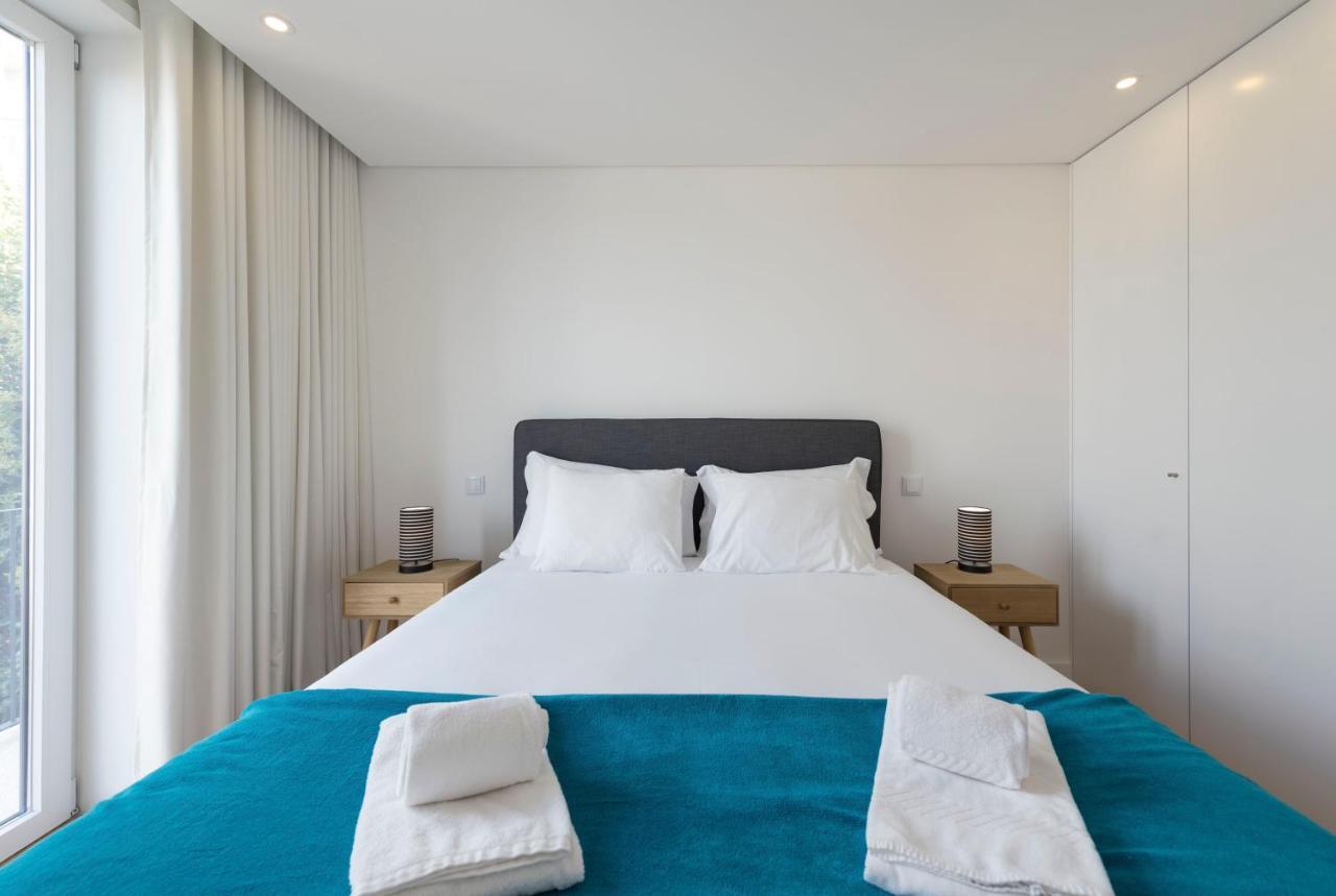 Lovelystay - Central Flat W/ Ac & Balcony OOporto Esterno foto
